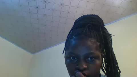 Snapshot of prettyshally chatting on March 8, 2026, 9:13 am prettyshally online show from March 8, 2026, 9:13 am