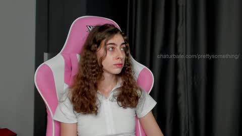 Snapshot of prettysomething chatting on January 24, 2025, 6:35 pm Sophie next stream will be at Monday i will wait you guys online show from January 24, 2025, 6:35 pm