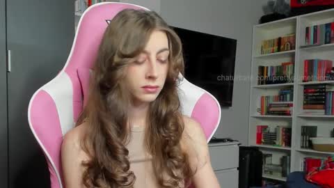 Snapshot of prettysomething chatting on November 30, 2025, 11:36 am Sophie next stream will be at Monday i will wait you guys online show from November 30, 2025, 11:36 am