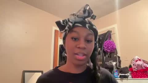 prettyyybriii219 online show from June 24, 2026, 2:43 am