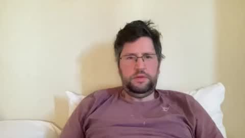 Snapshot of previewh chatting on May 10, 2026, 9:14 am PreviewH online show from May 10, 2026, 9:14 am