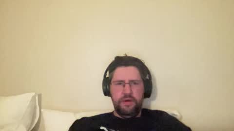 Snapshot of previewh chatting on May 15, 2026, 8:49 pm PreviewH online show from May 15, 2026, 8:49 pm