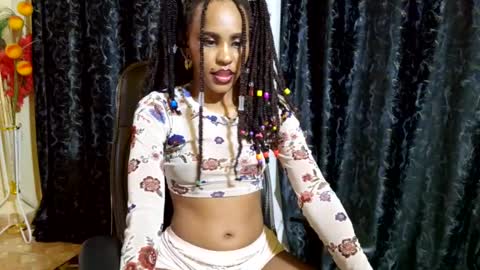 priceless_sexy online show from December 30, 2024, 6:05 pm