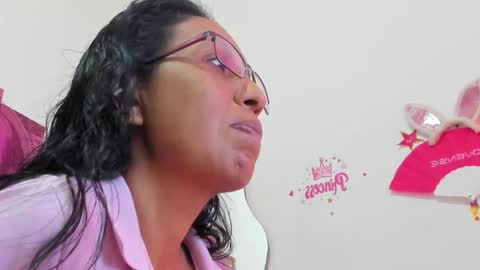 Snapshot of pricesa_milf chatting on February 3, 2026, 1:49 pm Princessa online show from February 3, 2026, 1:49 pm