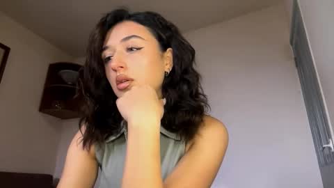 Snapshot of pricillalivsey chatting on December 2, 2025, 10:42 am Sofi online show from December 2, 2025, 10:42 am