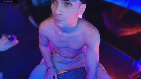 Snapshot of pridelgtbi chatting on December 1, 2025, 7:46 am pridelgtbi online show from December 1, 2025, 7:46 am