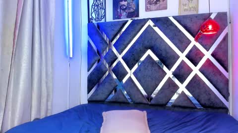 prince_arthur77 online show from January 16, 2025, 12:53 pm