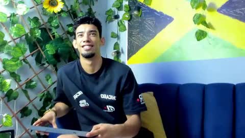 prince_arthur77 online show from October 15, 2025, 1:33 pm