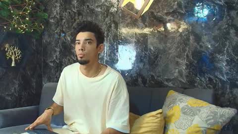 prince_arthur77 online show from November 18, 2025, 2:43 pm