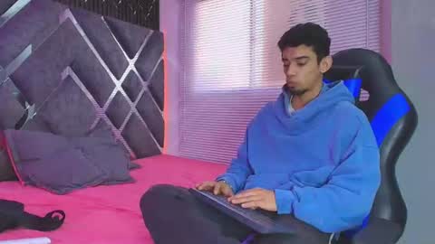prince_arthur77 online show from June 25, 2026, 1:48 pm