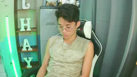 Snapshot of prince_harrison chatting on December 15, 2025, 9:52 pm prince_harrison online show from December 15, 2025, 9:52 pm