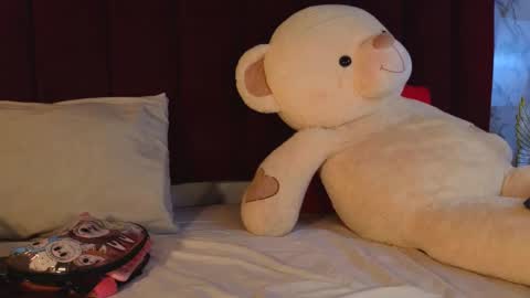 PRINCEPOPPY  online show from November 6, 2025, 8:43 pm