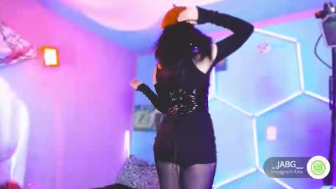 Snapshot of princesita_valija chatting on October 17, 2025, 1:09 am Beth online show from October 17, 2025, 1:09 am