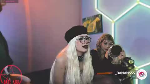 Snapshot of princesita_valija chatting on October 20, 2025, 4:02 am Beth online show from October 20, 2025, 4:02 am