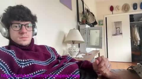 Snapshot of princespeaches chatting on February 17, 2026, 6:25 pm Peaches online show from February 17, 2026, 6:25 pm