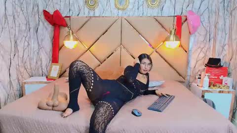 Snapshot of princess_anniee chatting on December 17, 2025, 2:01 pm ANIEE online show from December 17, 2025, 2:01 pm