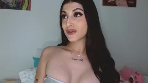 Snapshot of princess_ofyourdreams chatting on February 8, 2026, 5:11 am Sophie online show from February 8, 2026, 5:11 am