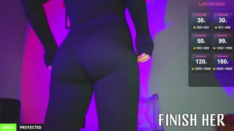 Yo Im Sofiee online show from November 14, 2025, 2:27 pm