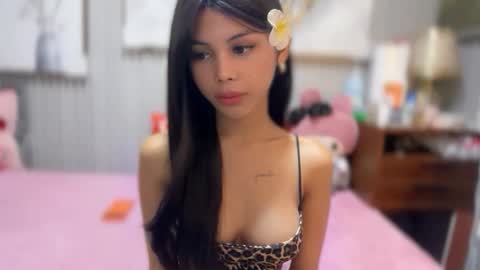 Snapshot of princess_stellaxx chatting on November 16, 2025, 6:57 pm Estela online show from November 16, 2025, 6:57 pm