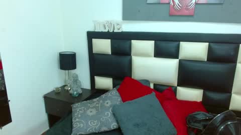 Snapshot of princess_violetx chatting on November 23, 2025, 10:42 pm princess_violetx online show from November 23, 2025, 10:42 pm