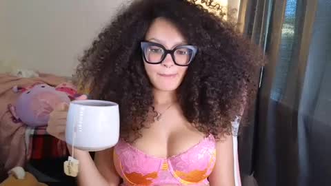 Snapshot of princessamberrrxo chatting on February 20, 2025, 6:24 pm Amber online show from February 20, 2025, 6:24 pm