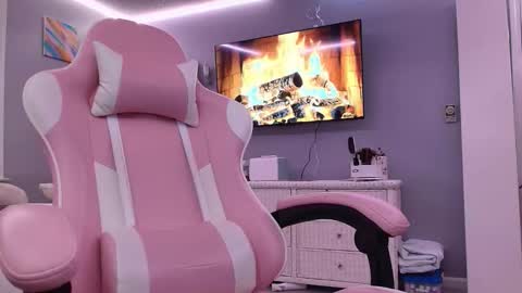 Snapshot of princesselysia99 chatting on January 31, 2026, 11:47 pm Princess Elysia online show from January 31, 2026, 11:47 pm