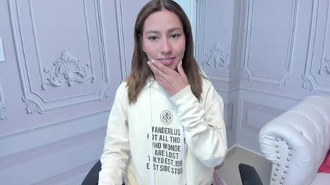 Snapshot of princesslittle_4u chatting on February 5, 2025, 2:59 pm online show from February 5, 2025, 2:59 pm