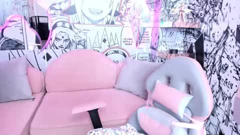 Snapshot of princesslittle_4u chatting on February 14, 2025, 4:31 pm online show from February 14, 2025, 4:31 pm