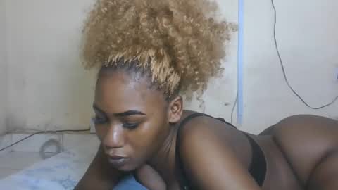 FENNY online show from November 4, 2025, 12:32 am