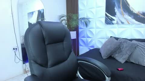 Snapshot of priscila_cooper chatting on October 22, 2025, 8:30 pm Priscila online show from October 22, 2025, 8:30 pm