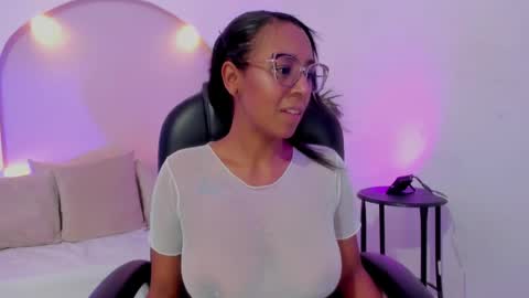 Snapshot of priscila_cooper chatting on November 8, 2025, 7:56 pm Priscila online show from November 8, 2025, 7:56 pm