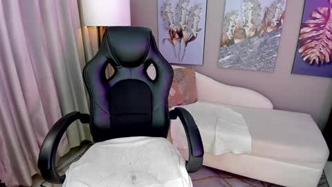 Snapshot of priya_rose chatting on February 1, 2025, 6:19 pm Priya Rose online show from February 1, 2025, 6:19 pm