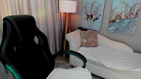 Snapshot of priya_rose chatting on September 30, 2025, 8:58 pm Priya Rose online show from September 30, 2025, 8:58 pm