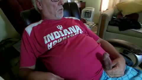 Snapshot of prlbob77 chatting on November 7, 2025, 9:15 pm prlbob77 online show from November 7, 2025, 9:15 pm