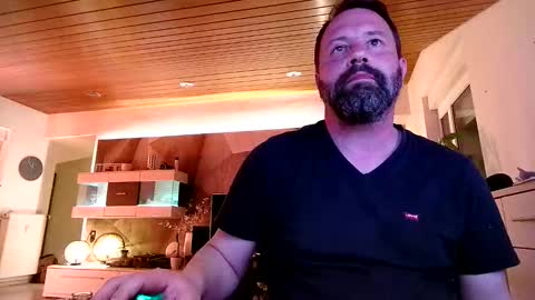 proband_007 online show from April 10, 2026, 9:52 pm