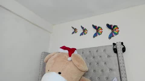 Profana Red online show from December 27, 2024, 7:24 pm