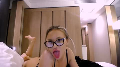Snapshot of project_barbara chatting on December 28, 2024, 12:47 am Barbara online show from December 28, 2024, 12:47 am