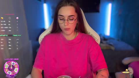 Queen of Pain online show from December 20, 2025, 4:19 am