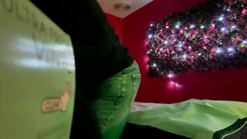 Snapshot of puffiest chatting on September 24, 2025, 4:49 am puffiest online show from September 24, 2025, 4:49 am