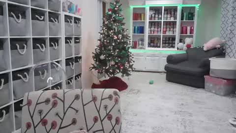 Snapshot of pugglelover chatting on December 7, 2024, 4:14 pm Puggie - online show from December 7, 2024, 4:14 pm