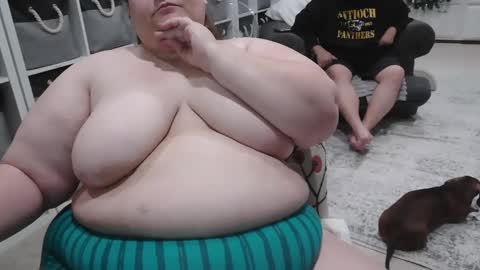 Snapshot of pugglelover chatting on January 5, 2025, 11:59 am Puggie - online show from January 5, 2025, 11:59 am