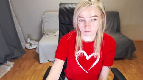 Polly online show from December 20, 2024, 1:25 am