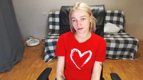 Polly online show from January 12, 2025, 12:01 pm