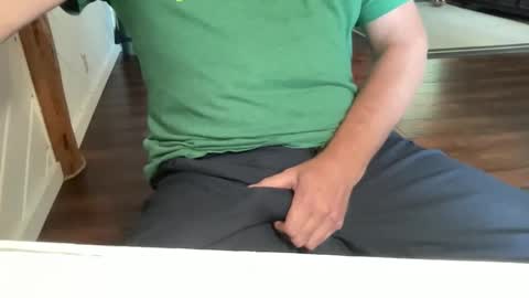 Snapshot of pumpui4u chatting on November 3, 2025, 8:32 pm pumpui4u online show from November 3, 2025, 8:32 pm