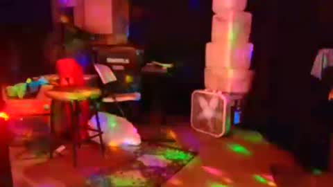 Snapshot of punkrunr083 chatting on September 17, 2025, 8:49 am punkrunr083 online show from September 17, 2025, 8:49 am