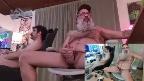 Snapshot of pupnpapa chatting on July 8, 2026, 2:05 am Pup And Papa bear online show from July 8, 2026, 2:05 am
