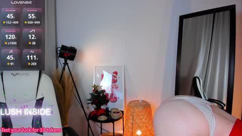 Snapshot of pure_flower_alison chatting on December 23, 2024, 5:00 pm Alison online show from December 23, 2024, 5:00 pm