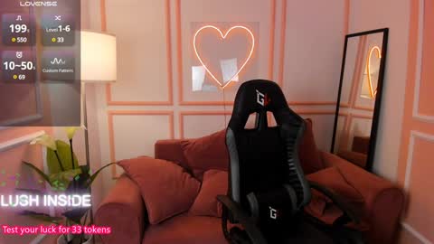 Snapshot of pure_flower_alison chatting on January 24, 2025, 5:00 pm Alison online show from January 24, 2025, 5:00 pm