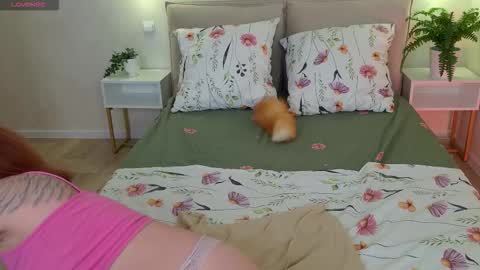 Snapshot of pure_flower_alison chatting on September 27, 2025, 2:11 pm Alison online show from September 27, 2025, 2:11 pm