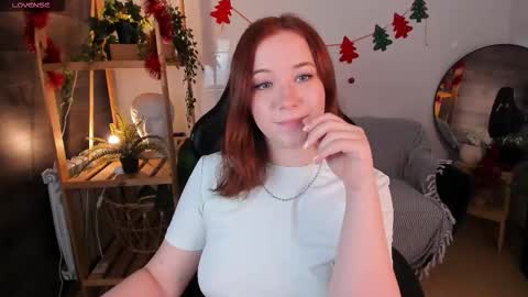 Snapshot of pure_flower_alison chatting on December 15, 2025, 1:48 pm Alison online show from December 15, 2025, 1:48 pm